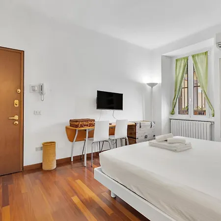 Naviglio 13 - Welcomely Apartman *